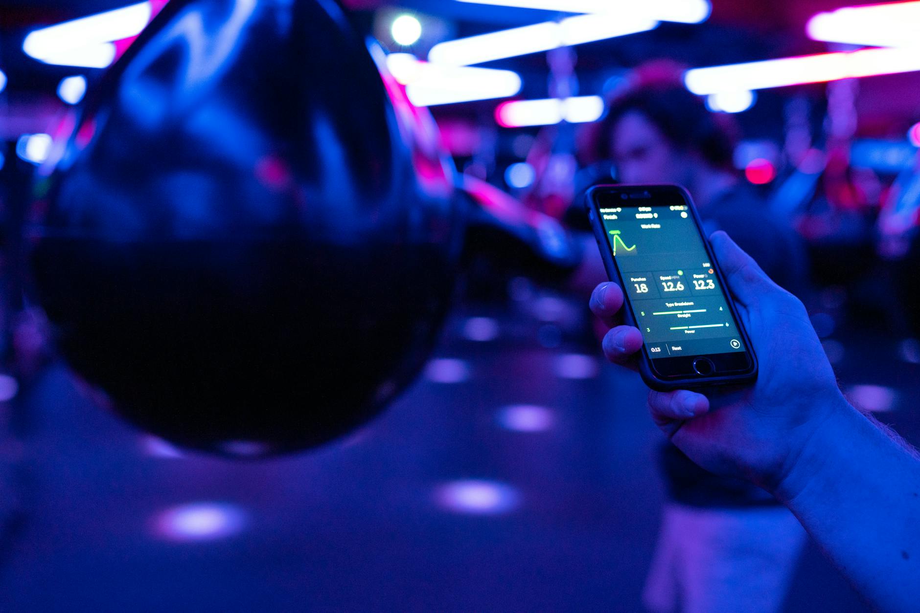 Best fitness apps icons displayed on a smartphone screen.
